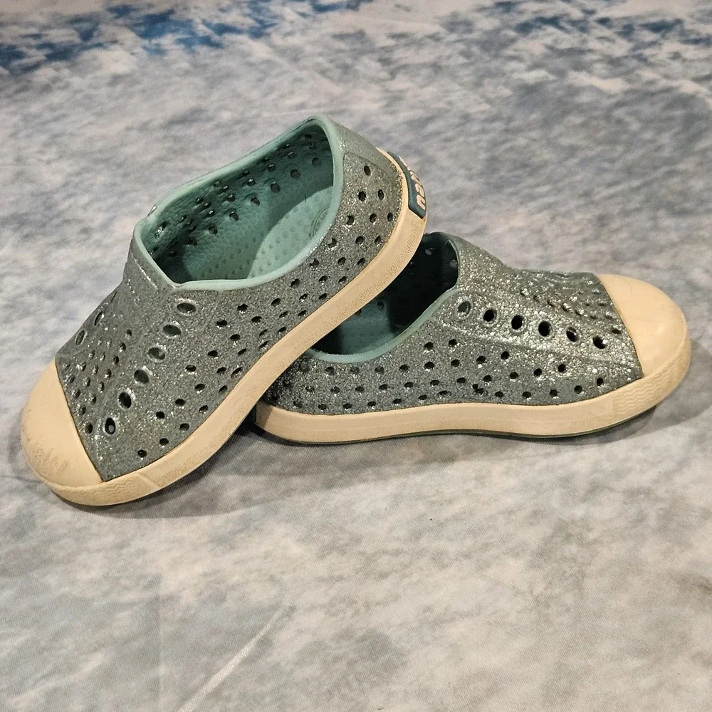 Native Slip On Toddler Girls Shoes‎ Size 6 Blue Glitter Jefferson Style